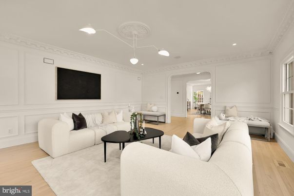 Interior, Living room, Pendant Lights, Recessed Lighting, Wood Texture Flooring