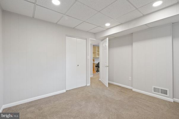 Empty room, Interior, Recessed Lighting