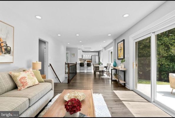 Dining room, Interior, Kitchen, Pendant Lights, Recessed Lighting, Wood Texture Flooring