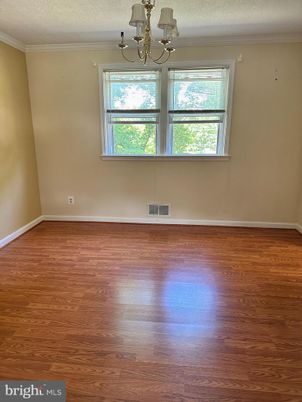 Chandelier, Empty room, Interior, Wood Texture Flooring