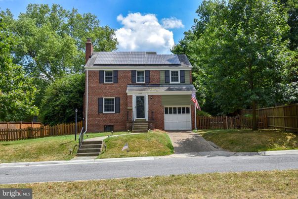 Attached, Exterior, Facade, Brick Facade, Solar Panels, Georgian