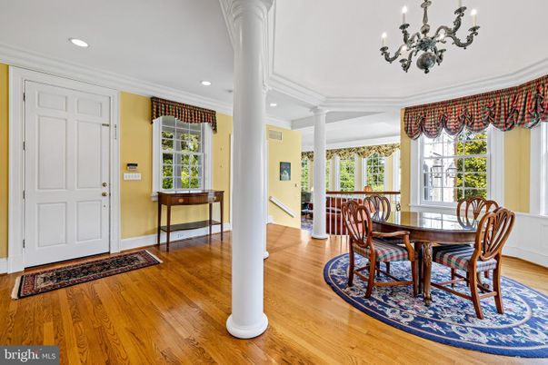 Chandelier, Dining room, Interior, Recessed Lighting, Wood Texture Flooring