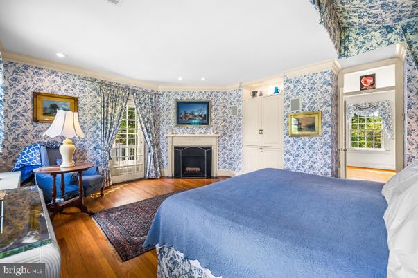 Bedroom, Fireplace, Interior, Recessed Lighting, Wood Texture Flooring