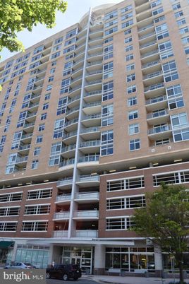 Exterior, Facade, Condo Building