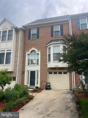 Attached, Exterior, Facade, Brick Facade, Rowhouse