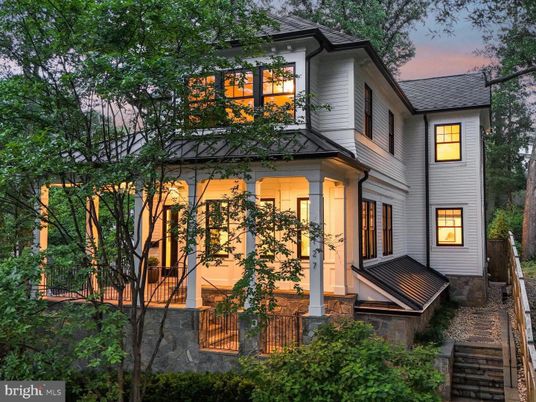 Exterior, Facade, Brownstone