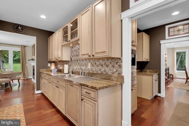 Dining room, Interior, Kitchen, Recessed Lighting, Wood Texture Flooring