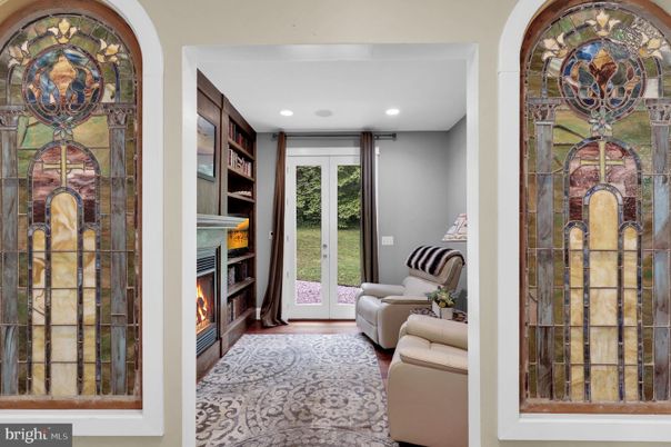 Fireplace, Interior, Recessed Lighting
