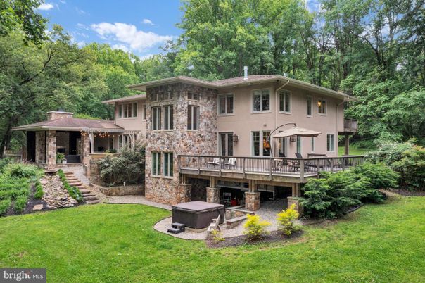 Backyard, Exterior, Hot Tub