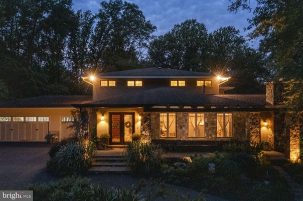 Attached, Exterior, Facade, Brick Facade, Ranch