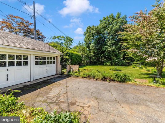 Backyard, Detached Garage, Exterior