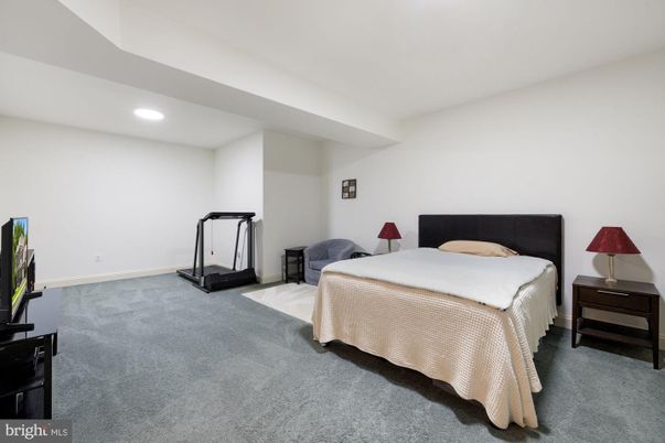 Bedroom, Fitness Equipment, Interior, Recessed Lighting