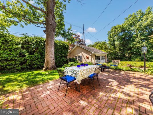 Backyard, Detached Garage, Exterior