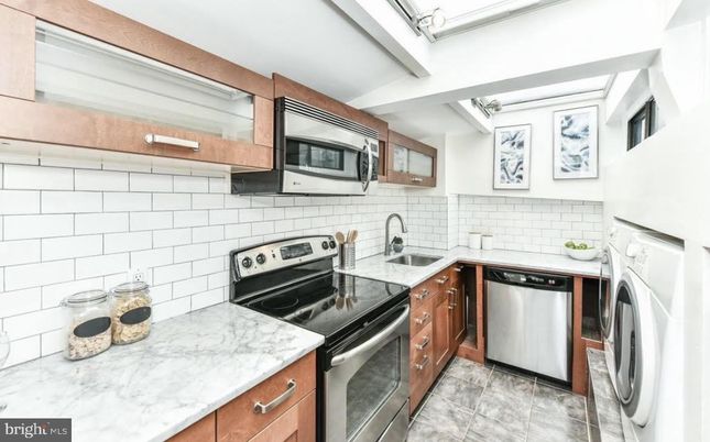 Interior, Kitchen, Stainless Steel Appliances, Washer