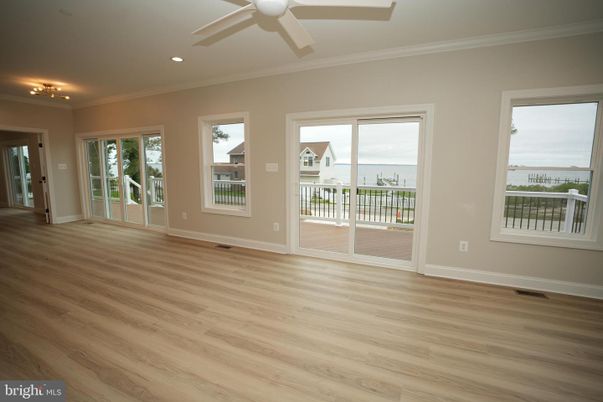 Empty room, Interior, Recessed Lighting, Water, Wood Texture Flooring