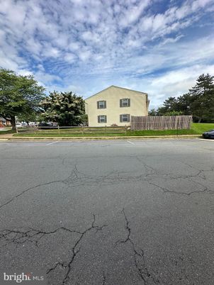 Exterior, Facade, None