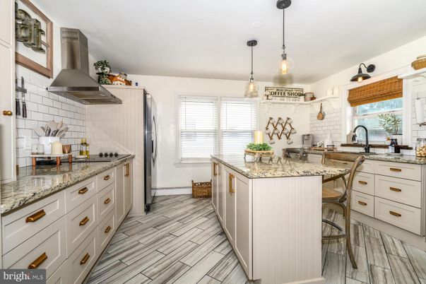 Interior, Kitchen, Pendant Lights, Wood Texture Flooring