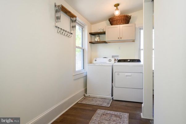 Interior, Utility Closets, Washer, Wood Texture Flooring