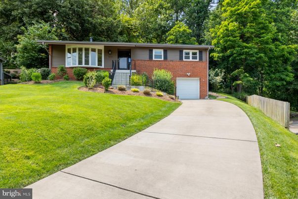 Attached, Exterior, Facade, Brick Facade, Ranch
