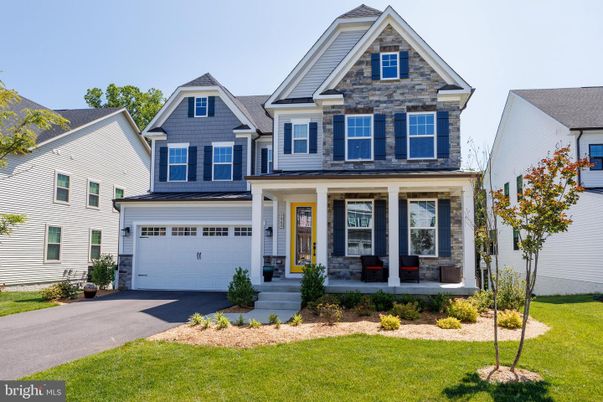 Attached, Exterior, Facade, Farmhouse