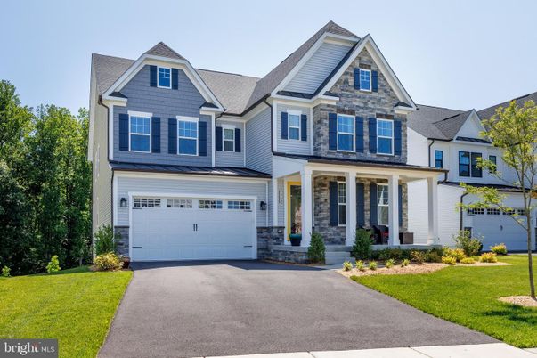 Attached, Exterior, Facade, Farmhouse