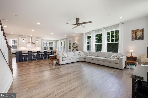 Interior, Kitchen, Living room, Pendant Lights, Recessed Lighting, Wood Texture Flooring