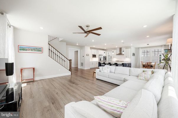 Dining room, Interior, Kitchen, Living room, Pendant Lights, Recessed Lighting, Stainless Steel Appliances, Wood Texture Flooring