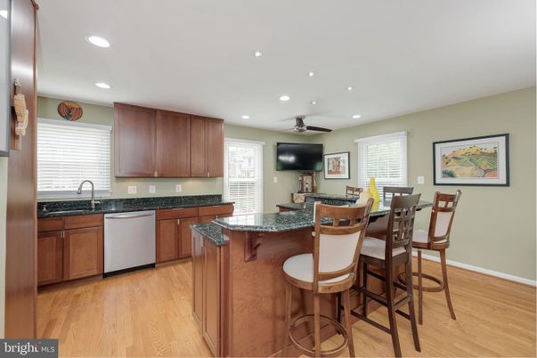 Dining room, Interior, Kitchen, Recessed Lighting, Wood Texture Flooring