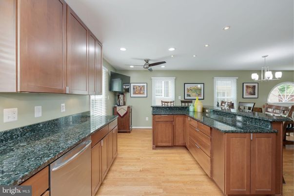 Chandelier, Dining room, Interior, Recessed Lighting, Wood Texture Flooring