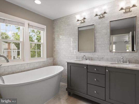 Bathroom, Dual Sink Vanities, Free Standing Baths, Interior, Recessed Lighting