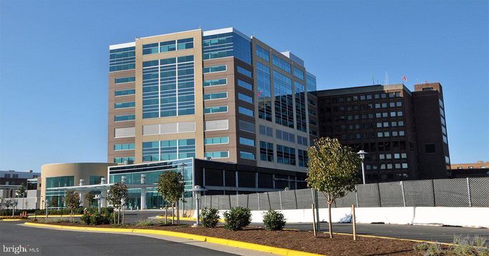 Exterior, Facade, Highrise