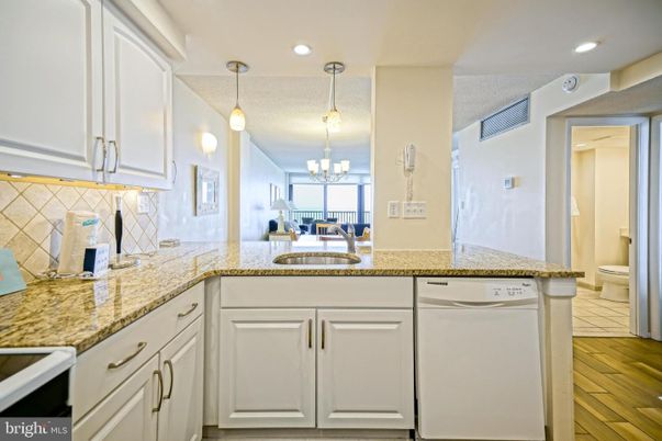 Chandelier, Interior, Kitchen, Pendant Lights, Recessed Lighting, Wood Texture Flooring