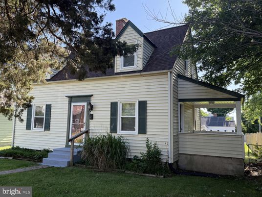 Exterior, Facade, Cape Cod
