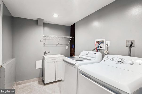 Interior, Recessed Lighting, Washer