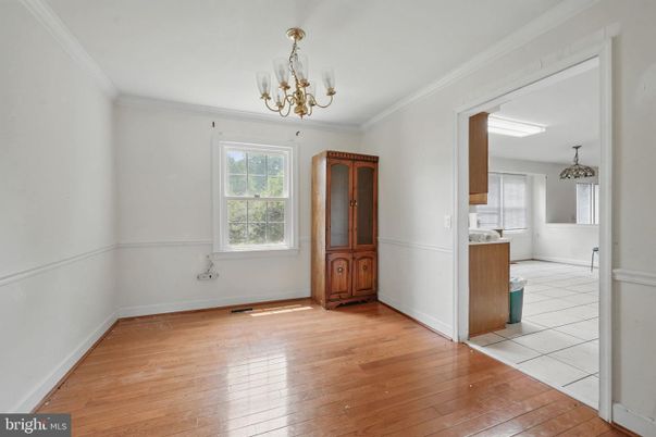 Chandelier, Empty room, Interior, Wood Texture Flooring