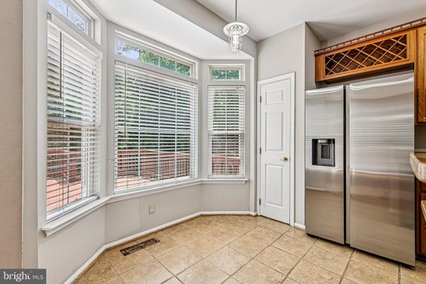Interior, Pendant Lights, Stainless Steel Appliances