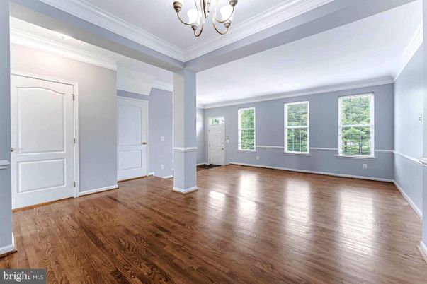 Chandelier, Empty room, Interior, Wood Texture Flooring
