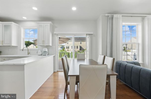 Dining room, Interior, Kitchen, Recessed Lighting, Wood Texture Flooring