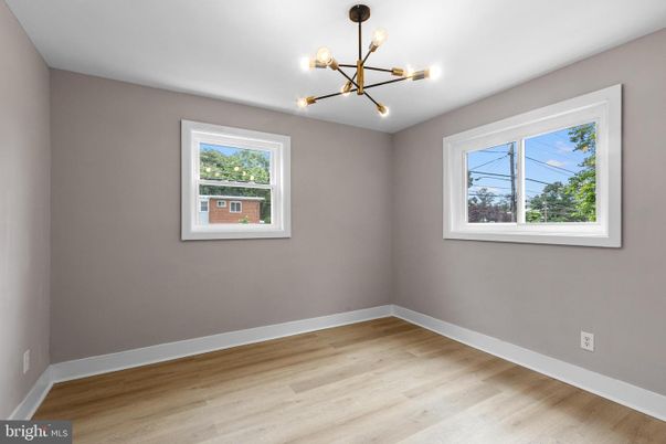 Empty room, Interior, Pendant Lights, Wood Texture Flooring
