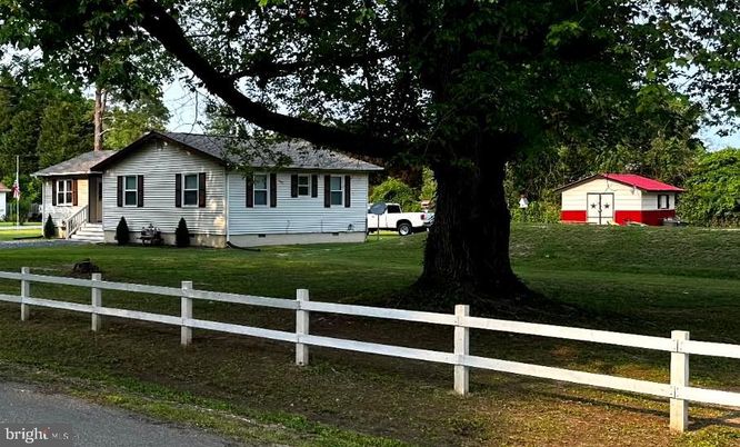 Backyard, Detached Garage, Exterior