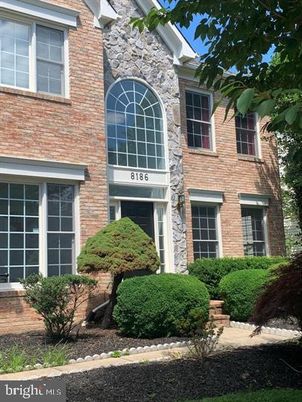 Exterior, Facade, Brick Facade, Rowhouse