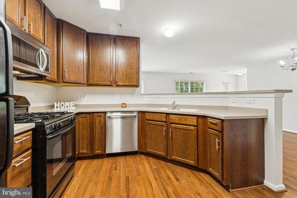 Chandelier, Interior, Kitchen, Wood Texture Flooring