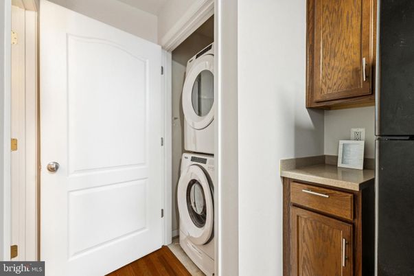 Interior, Utility Closets, Washer, Wood Texture Flooring