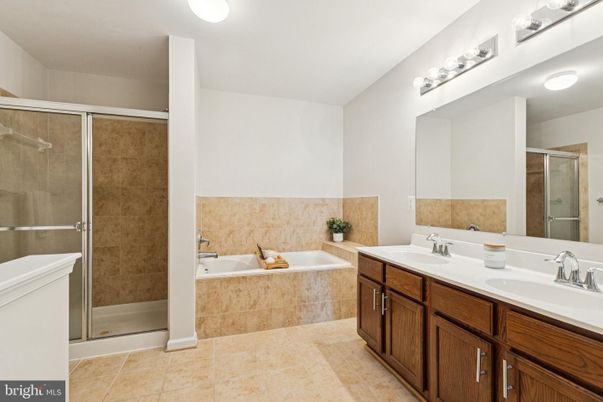 Bathroom, Dual Sink Vanities, Glass Shower, Interior