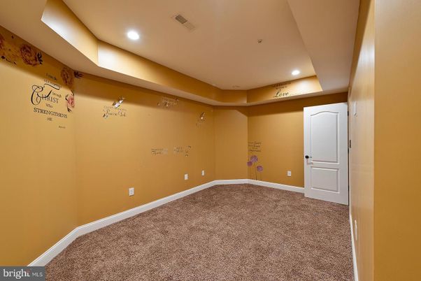 Empty room, Interior, Recessed Lighting