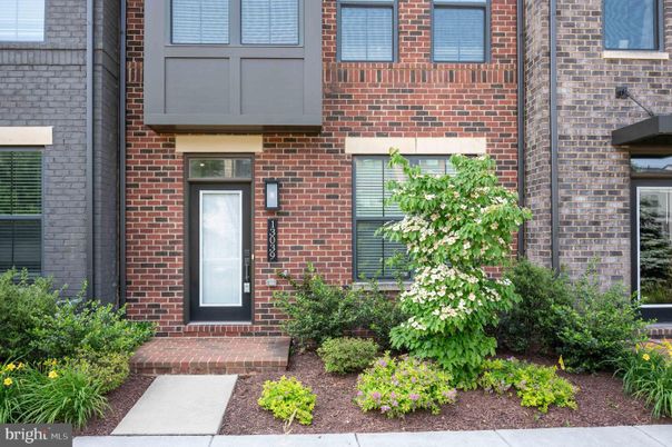 Exterior, Facade, Brick Facade, Rowhouse