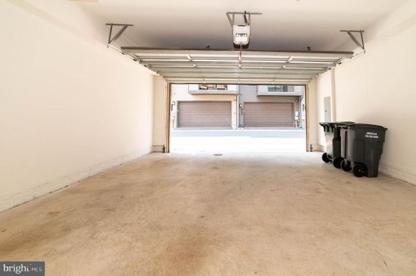 Garage, Interior