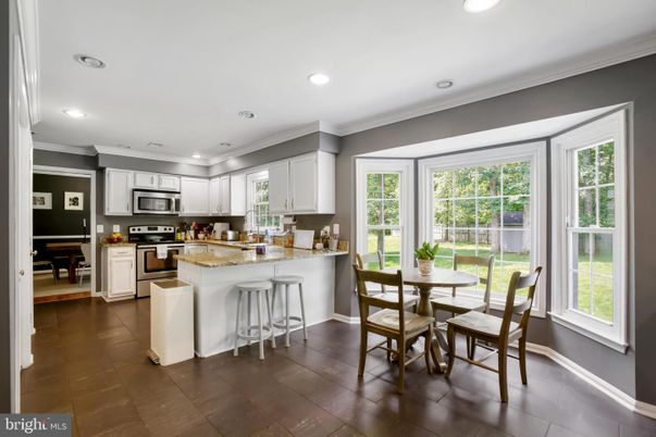 Dining room, Interior, Kitchen, Recessed Lighting, Stainless Steel Appliances
