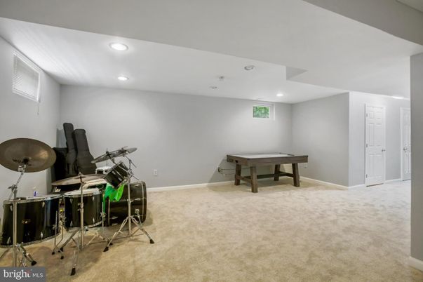 Game Room, Interior, Recessed Lighting
