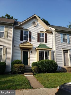 Exterior, Facade, Rowhouse